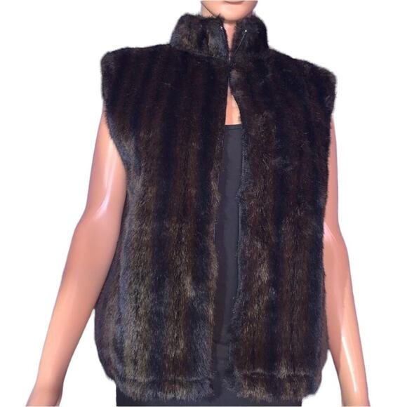 Caribou Crossing vest faux fur brown/black SZ M from Alaska full zip up fuzzy - Picture 13 of 13